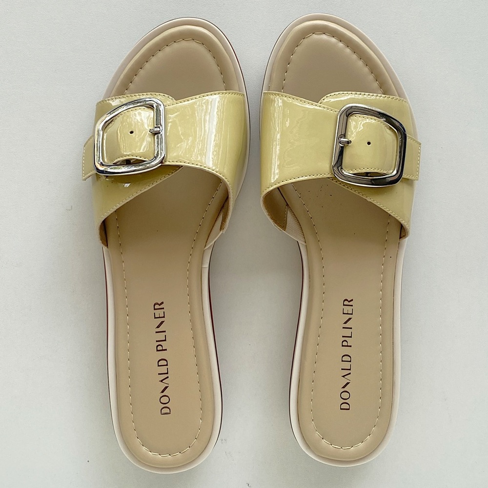 NEW DONALD PLINER Size 9.5 Rini Patent Leather Slip On Sandals Buckle Yellow